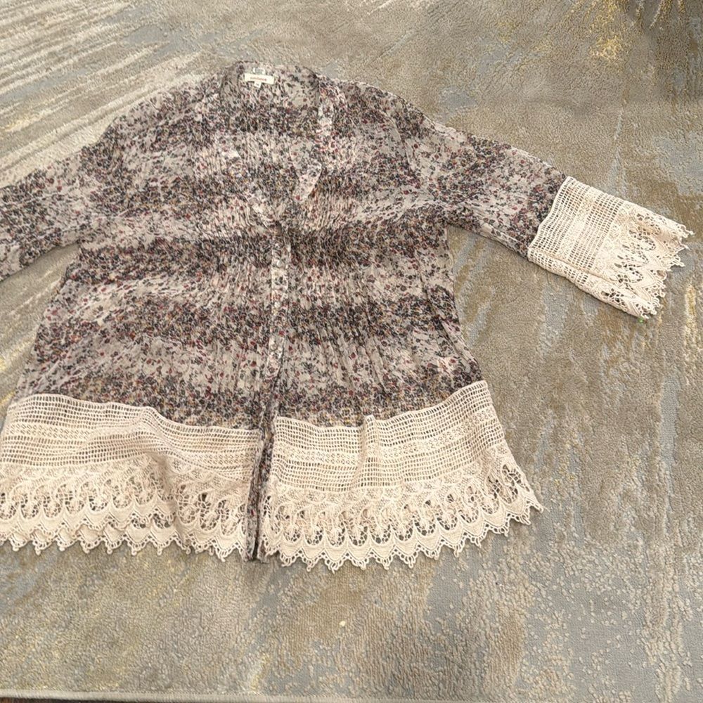 Sundance Blouse, 100% (gauzy)Silk And Lacey Blouse. Lightweight* size M EUC
